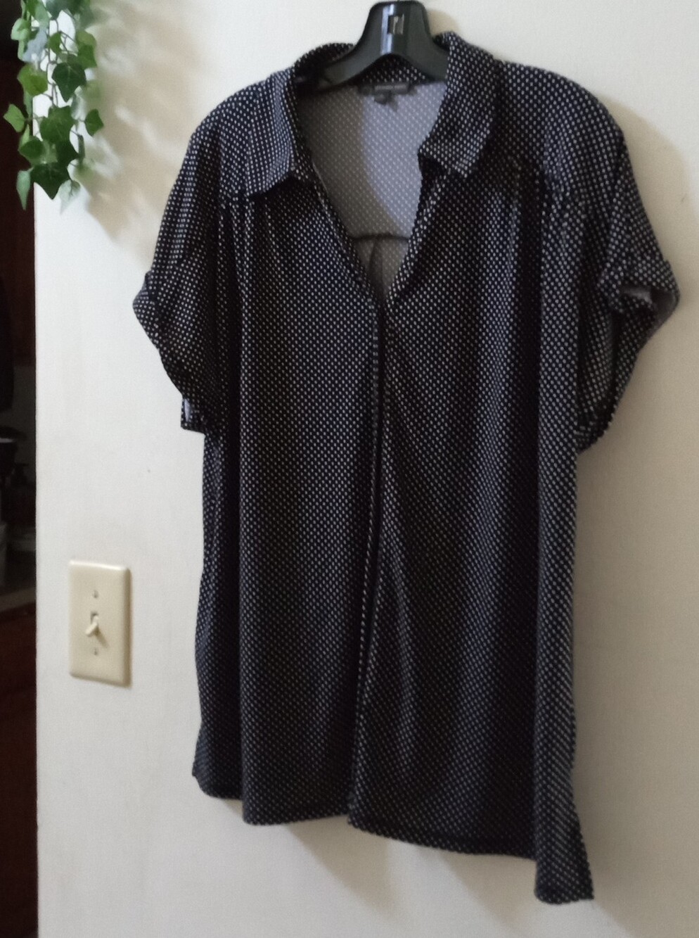 Adrianna Papell Navy and White Polka Dot Short Sleeve Blouse